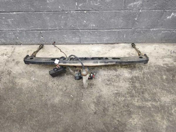 ATTACHE REMORQUE AUDI - Vue 1